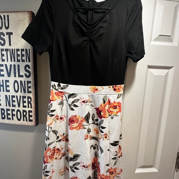 Spring dress - Picture 1 of 1